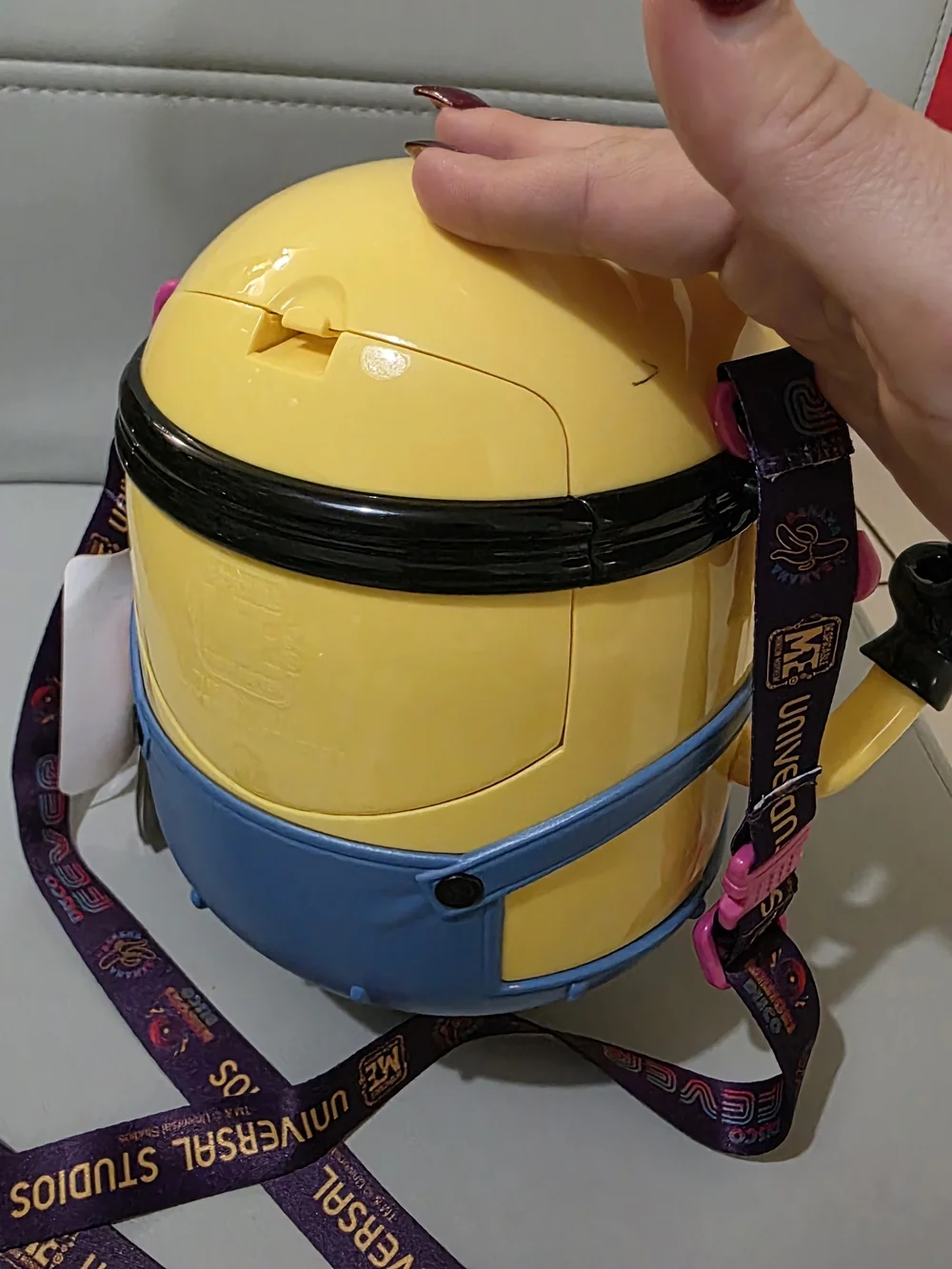 Universal Studios Bob Minion Popcorn Bucket Moving Eyes with Strap Despicable Me